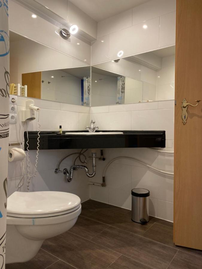 Marktplatzhotel - Restaurant Tafelspitz Weinheim Ngoại thất bức ảnh